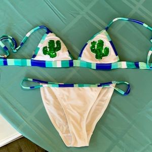 Kenzie bikini fits like an xs